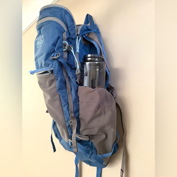 Mystery Ranch In and Out 19L Backpack - Picture 3 of 8